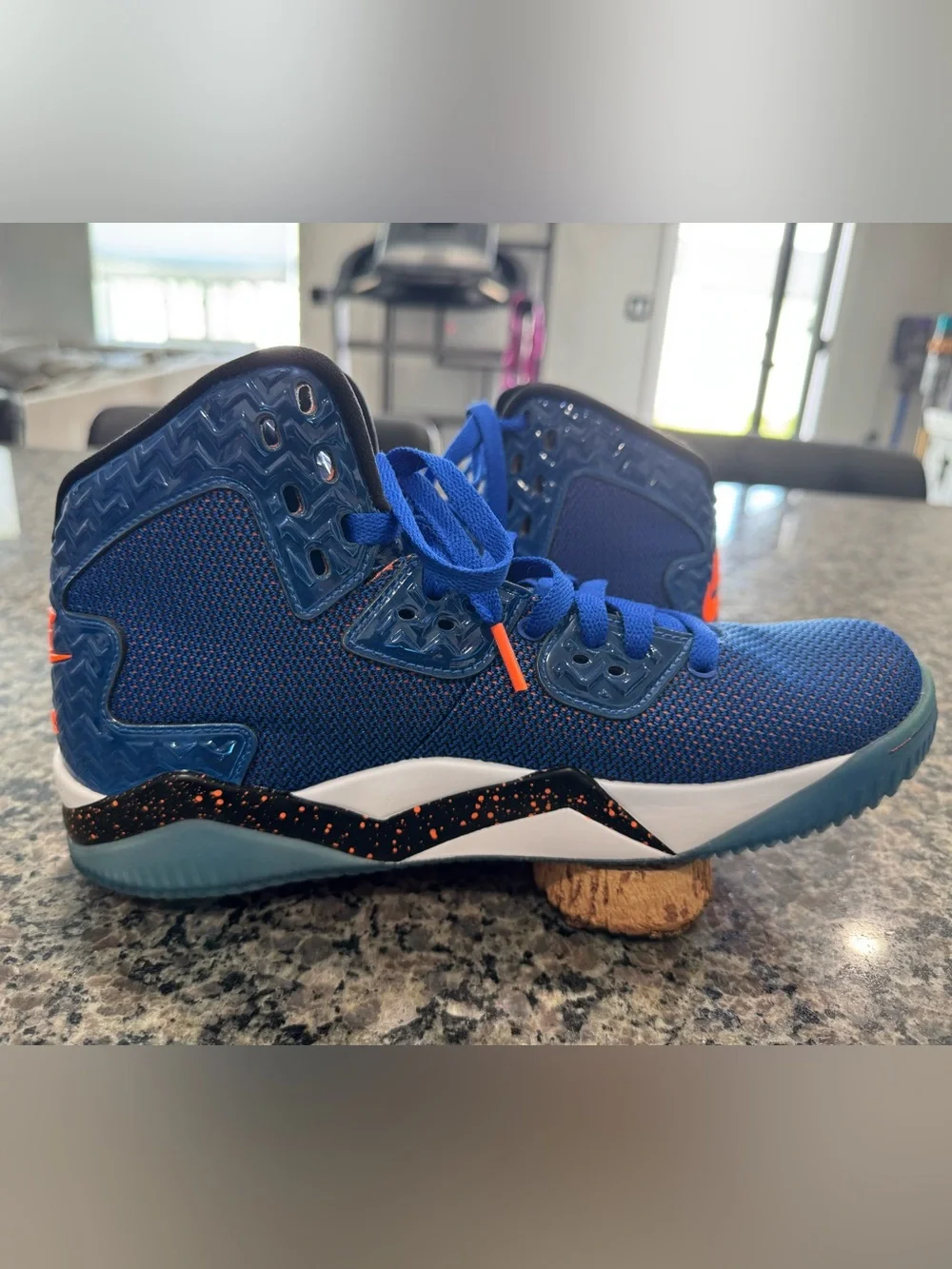 Jordan Men's High-Top Athletic Sneakers Spike 40 Knicks gently used size 8